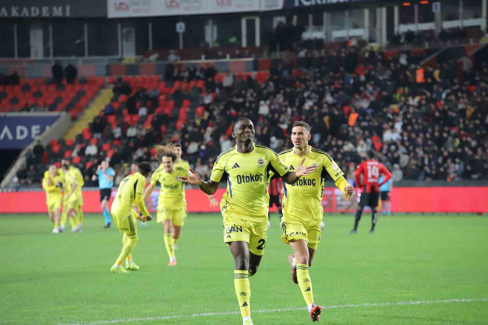 Ziraat Türkiye Kupası: Gaziantep FK: 0 - Fenerbahçe: 4 (Maç sonucu)
Ziraat Türkiye Kupası: Gaziantep FK: 0 - Fenerbahçe: 4 (Maç sonucu)