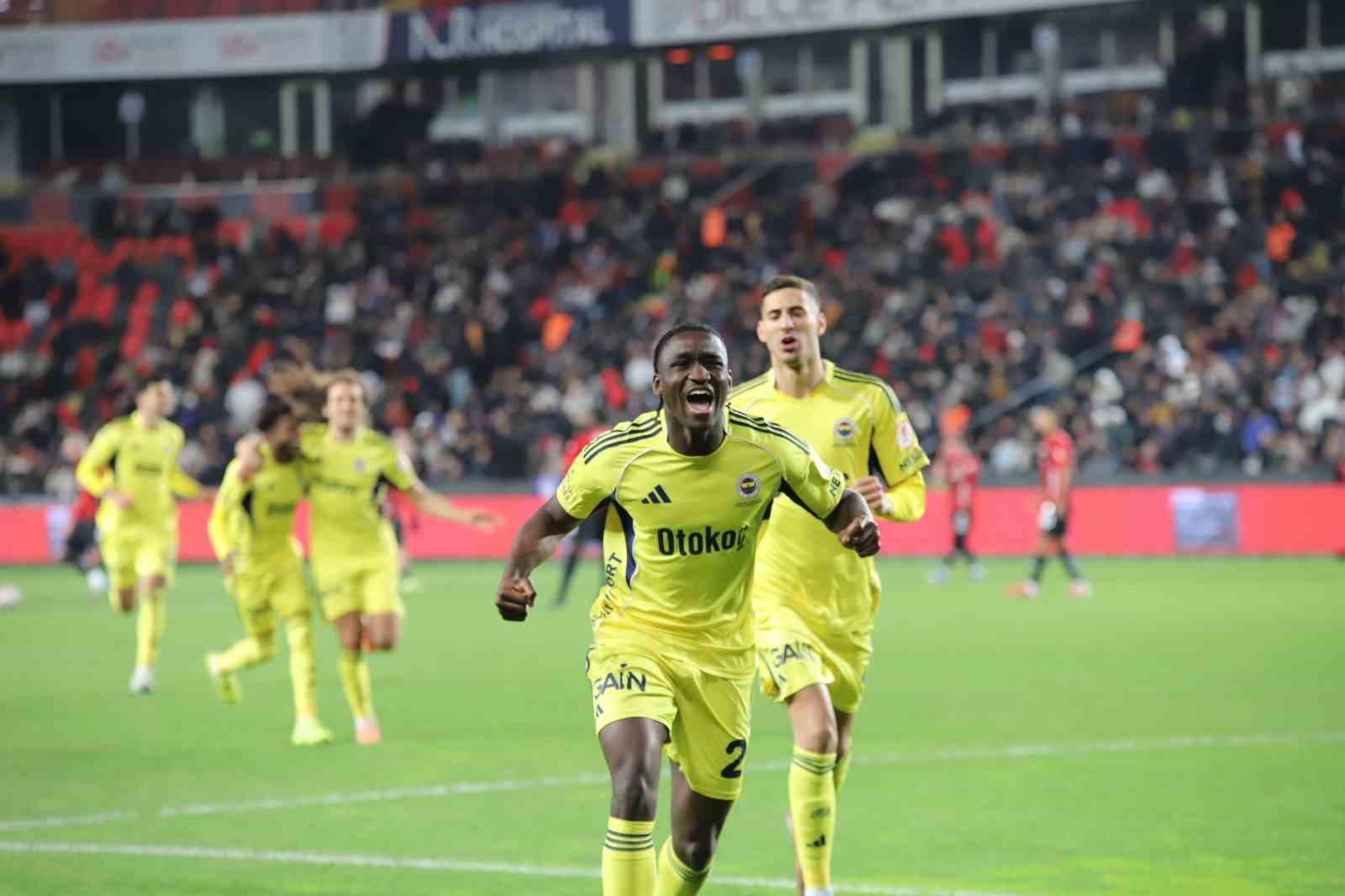 Ziraat Türkiye Kupası: Gaziantep FK: 0 - Fenerbahçe: 4 (Maç sonucu)
Ziraat Türkiye Kupası: Gaziantep FK: 0 - Fenerbahçe: 4 (Maç sonucu)