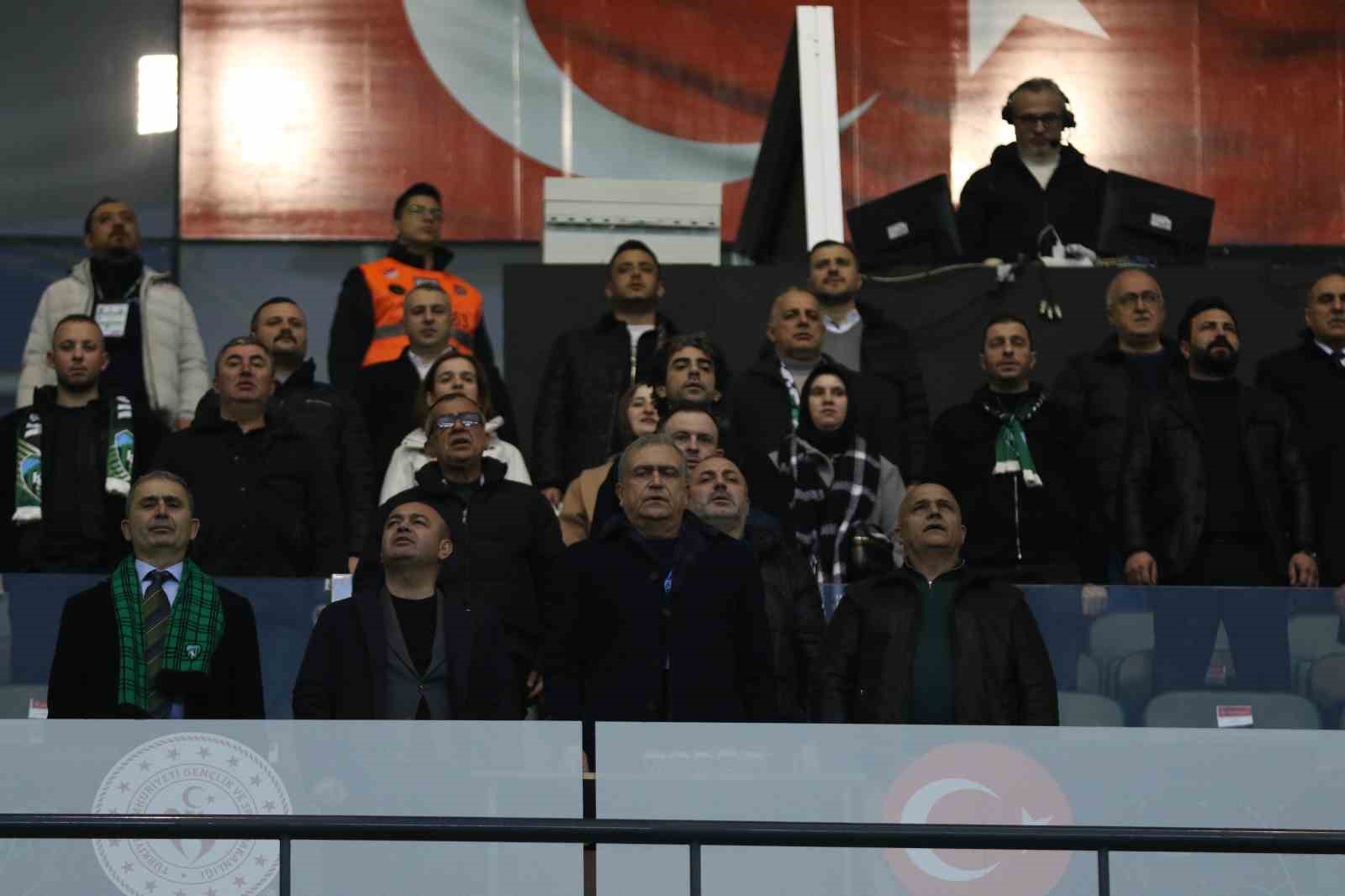 Ziraat Türkiye Kupası: Kocaelispor: 1 - Beşiktaş: 0 (Maç devam ediyor)
