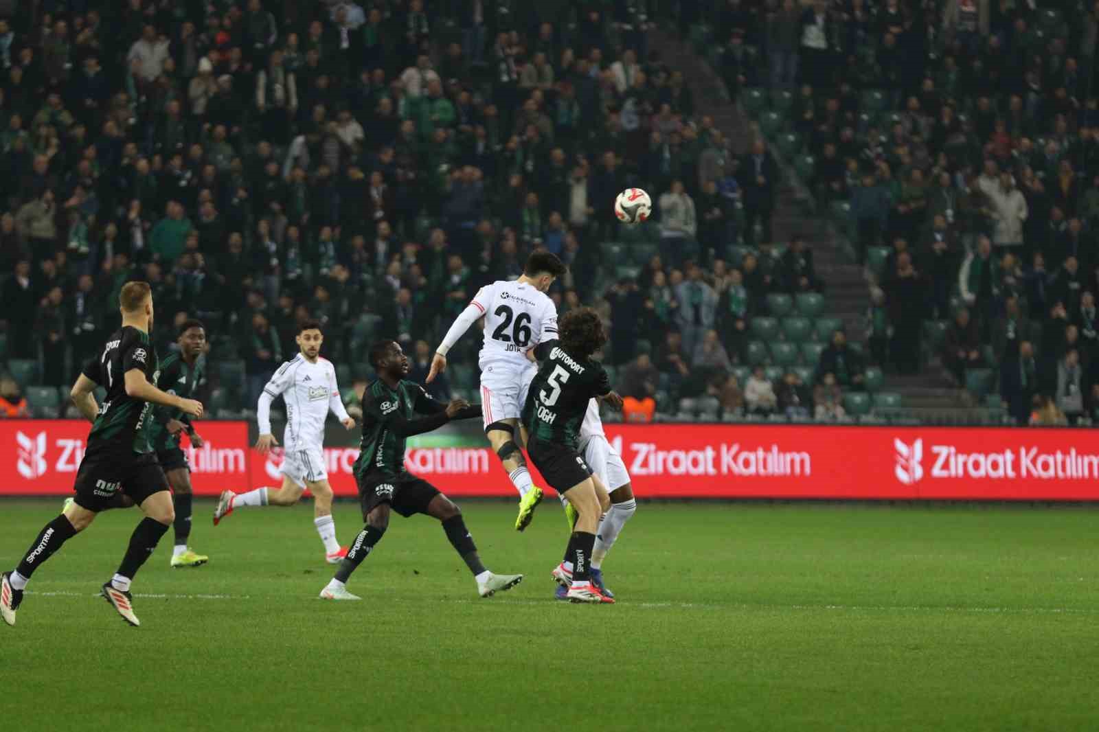 Ziraat Türkiye Kupası: Kocaelispor: 1 - Beşiktaş: 0 (Maç devam ediyor)
