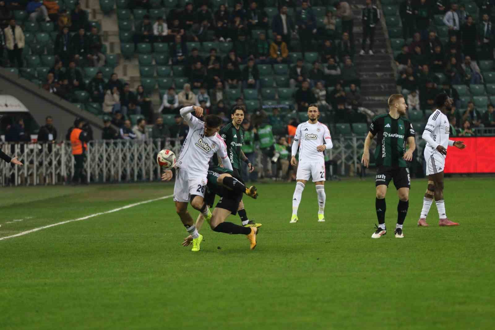 Ziraat Türkiye Kupası: Kocaelispor: 1 - Beşiktaş: 0 (Maç devam ediyor)
