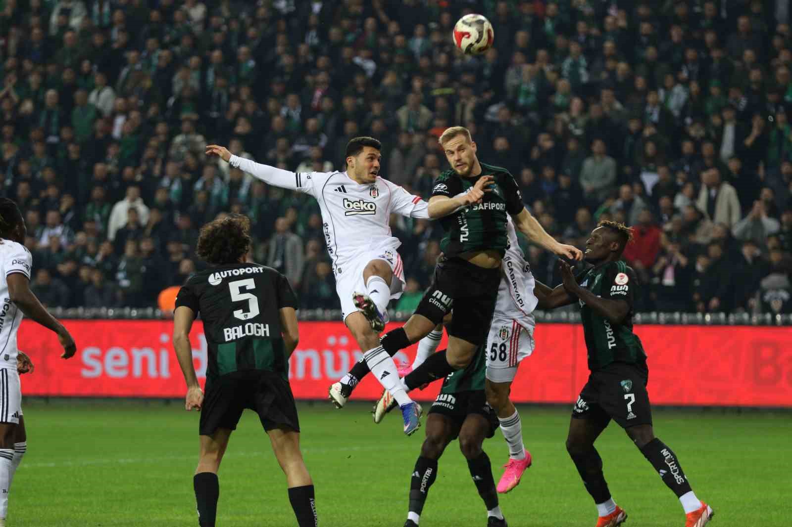 Ziraat Türkiye Kupası: Kocaelispor: 1 - Beşiktaş: 0 (Maç devam ediyor)
