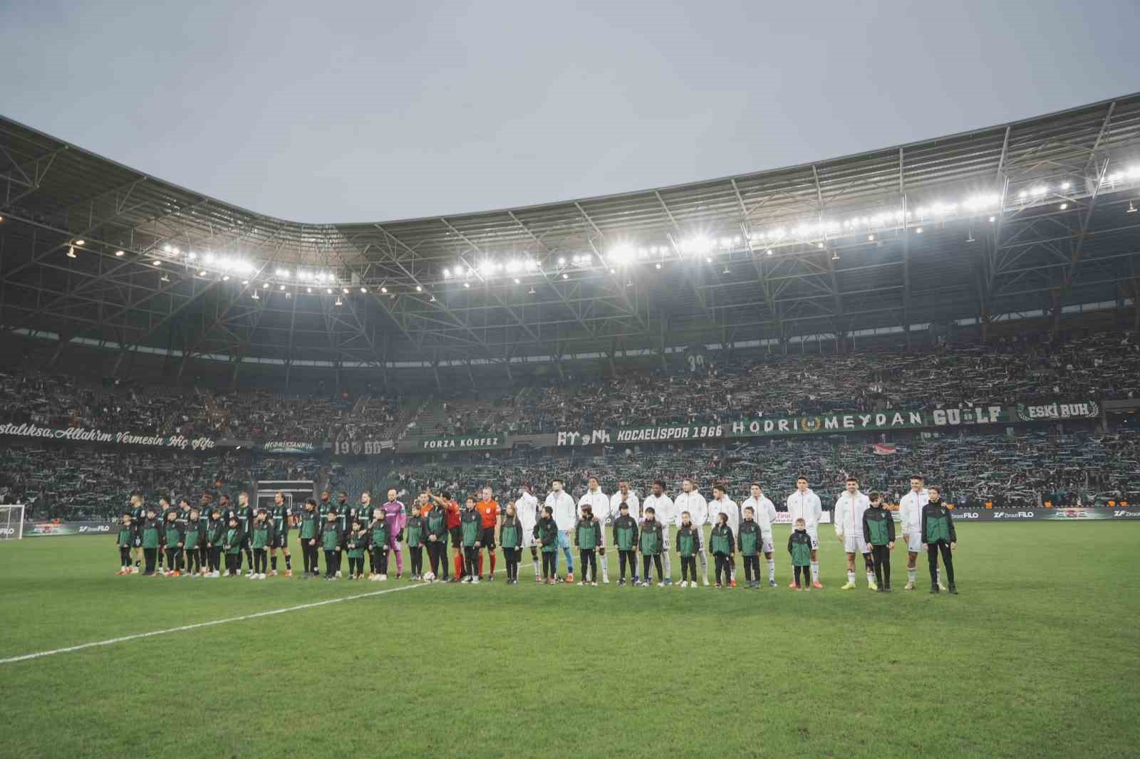 Ziraat Türkiye Kupası: Kocaelispor: 1 - Beşiktaş: 0 (Maç devam ediyor)
