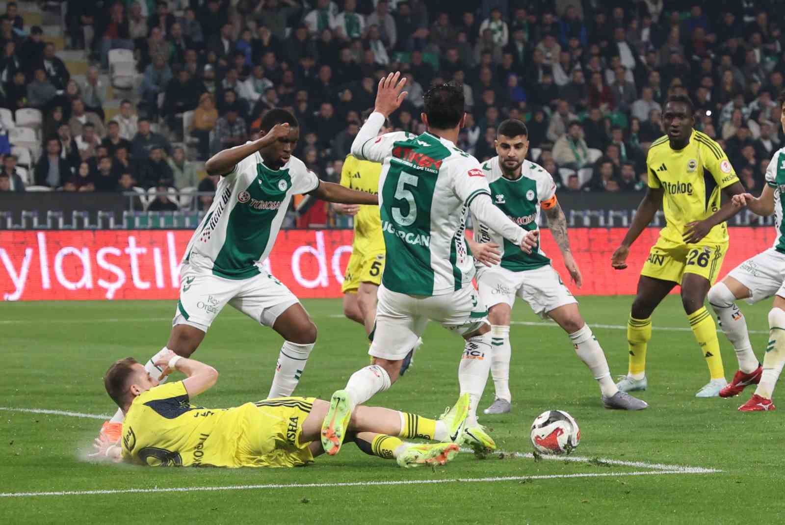 Ziraat Türkiye Kupası: Konyaspor: 0 - Fenerbahçe: 0 (İlk yarı)
