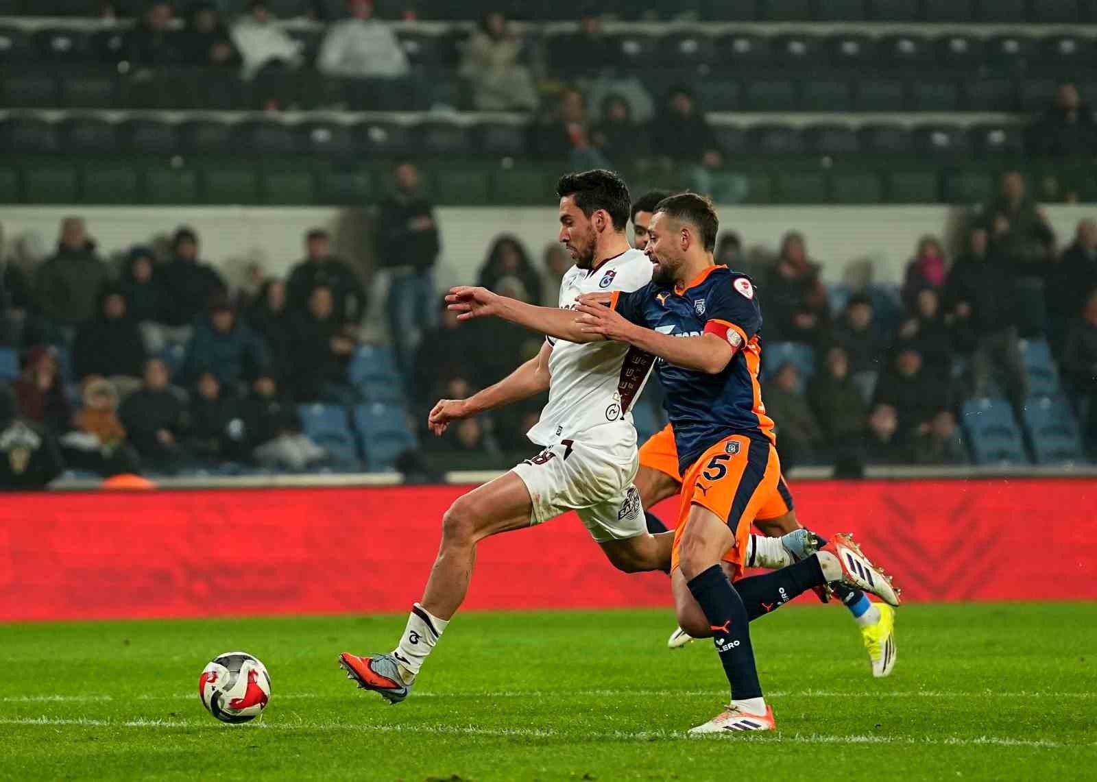 Ziraat Türkiye Kupası: RAMS Başakşehir: 0 - Trabzonspor: 1 (İlk yarı)
Ziraat Türkiye Kupası: RAMS Başakşehir: 0 - Trabzonspor: 1 (İlk yarı)