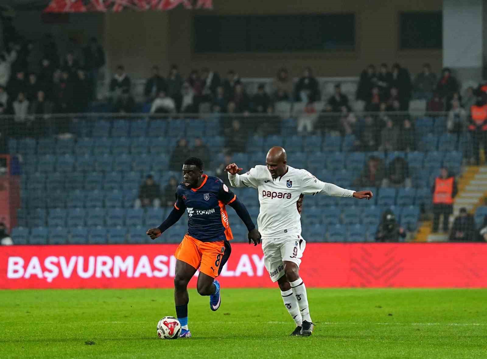Ziraat Türkiye Kupası: RAMS Başakşehir: 0 - Trabzonspor: 1 (İlk yarı)
Ziraat Türkiye Kupası: RAMS Başakşehir: 0 - Trabzonspor: 1 (İlk yarı)
