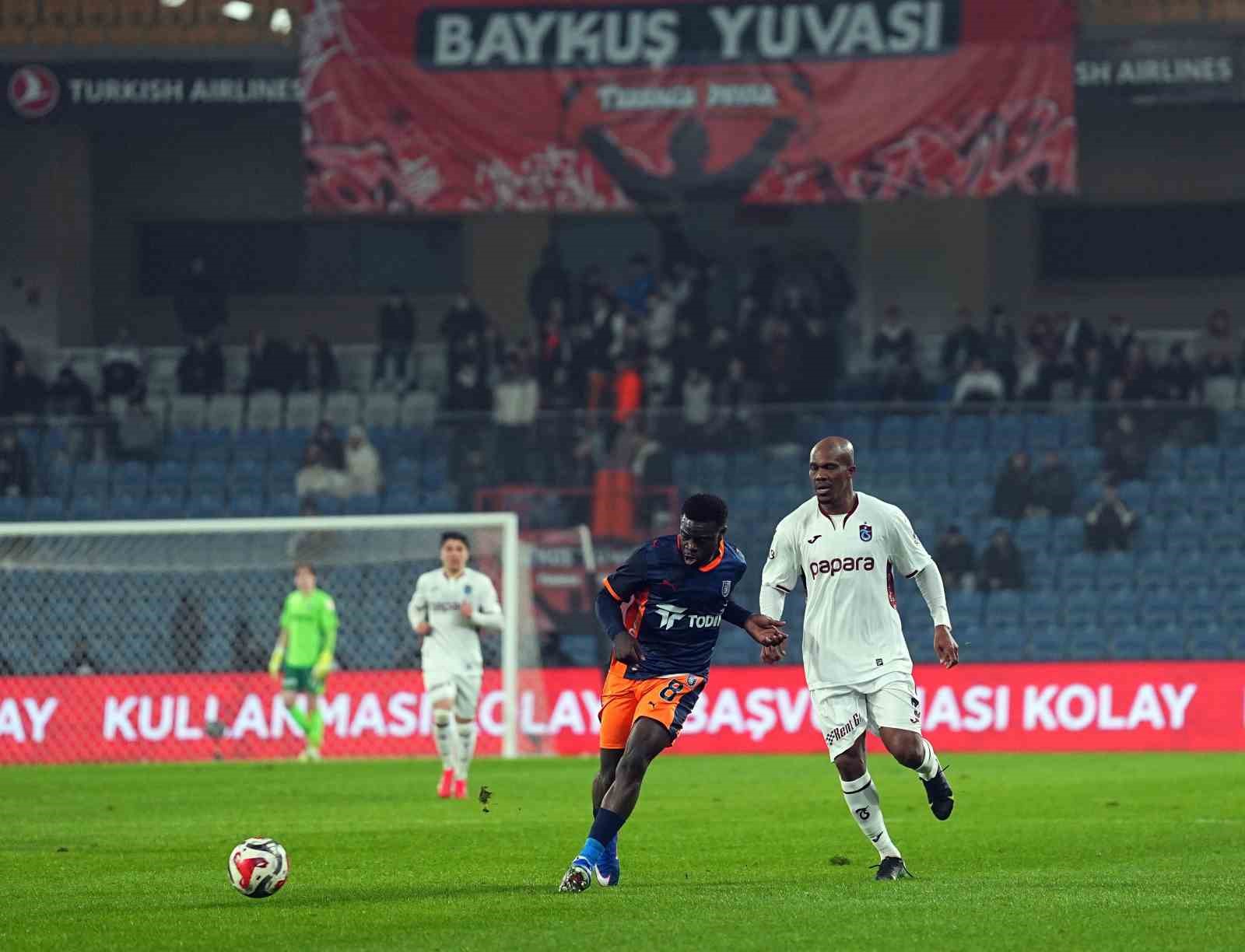 Ziraat Türkiye Kupası: RAMS Başakşehir: 0 - Trabzonspor: 1 (İlk yarı)
Ziraat Türkiye Kupası: RAMS Başakşehir: 0 - Trabzonspor: 1 (İlk yarı)