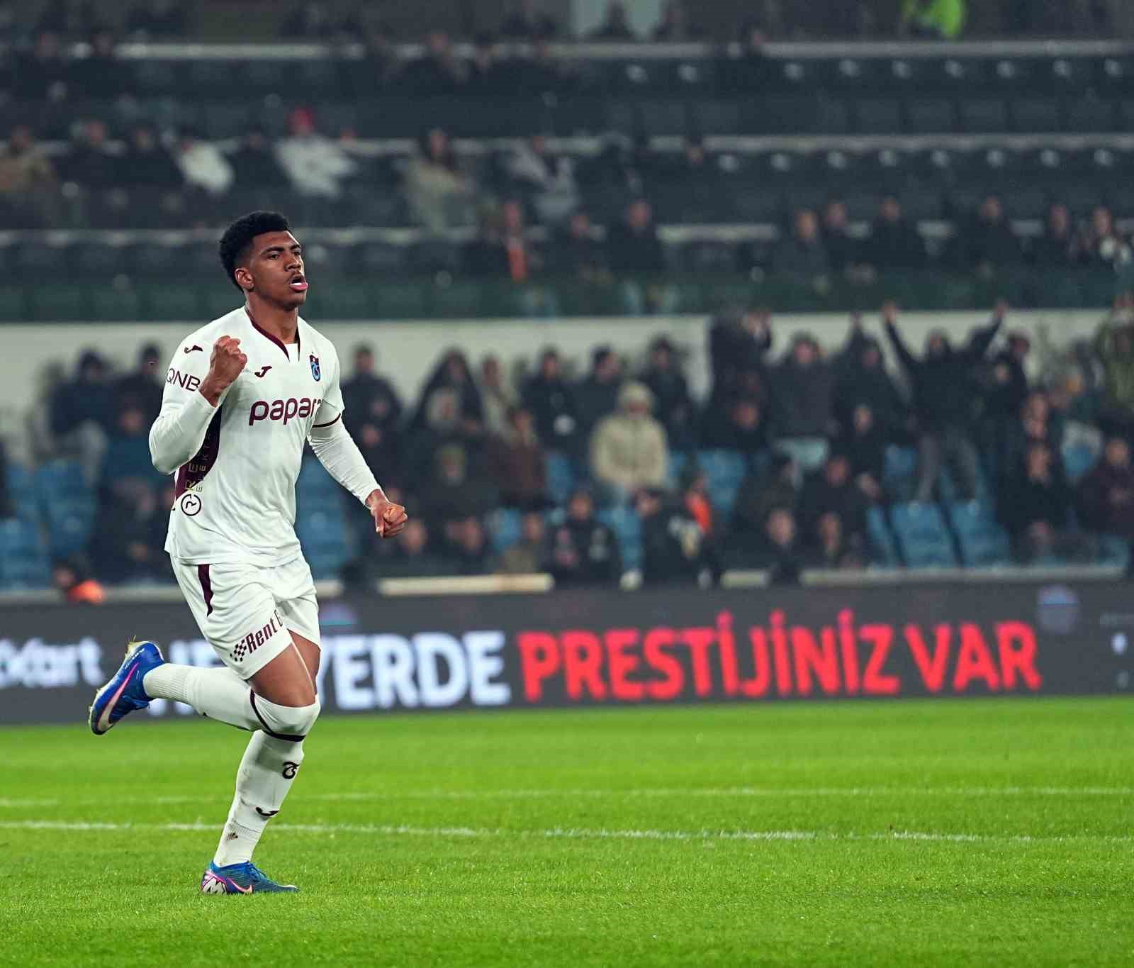 Ziraat Türkiye Kupası: RAMS Başakşehir: 0 - Trabzonspor: 1 (Maç devam ediyor)
