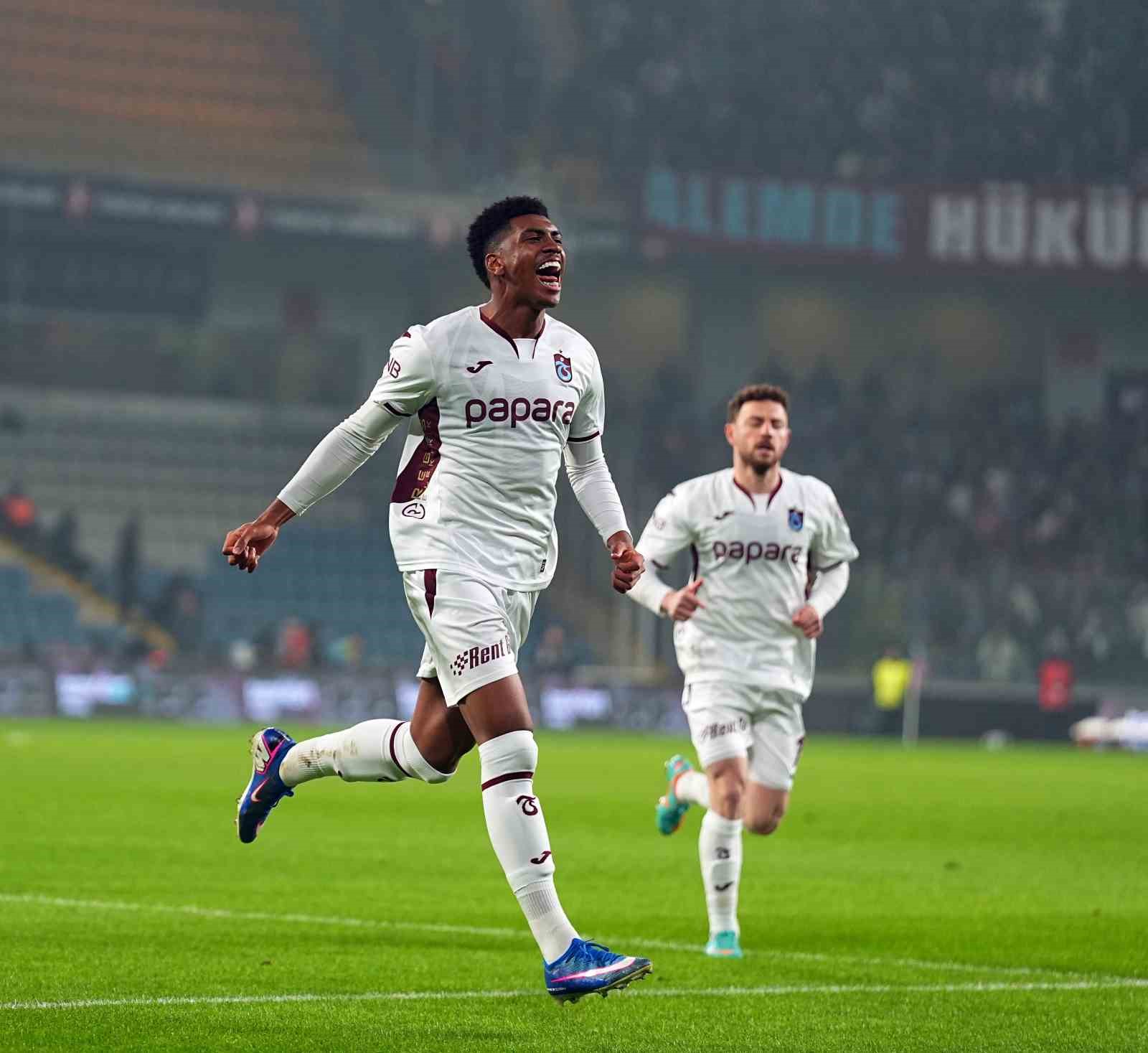 Ziraat Türkiye Kupası: RAMS Başakşehir: 0 - Trabzonspor: 1 (Maç devam ediyor)
