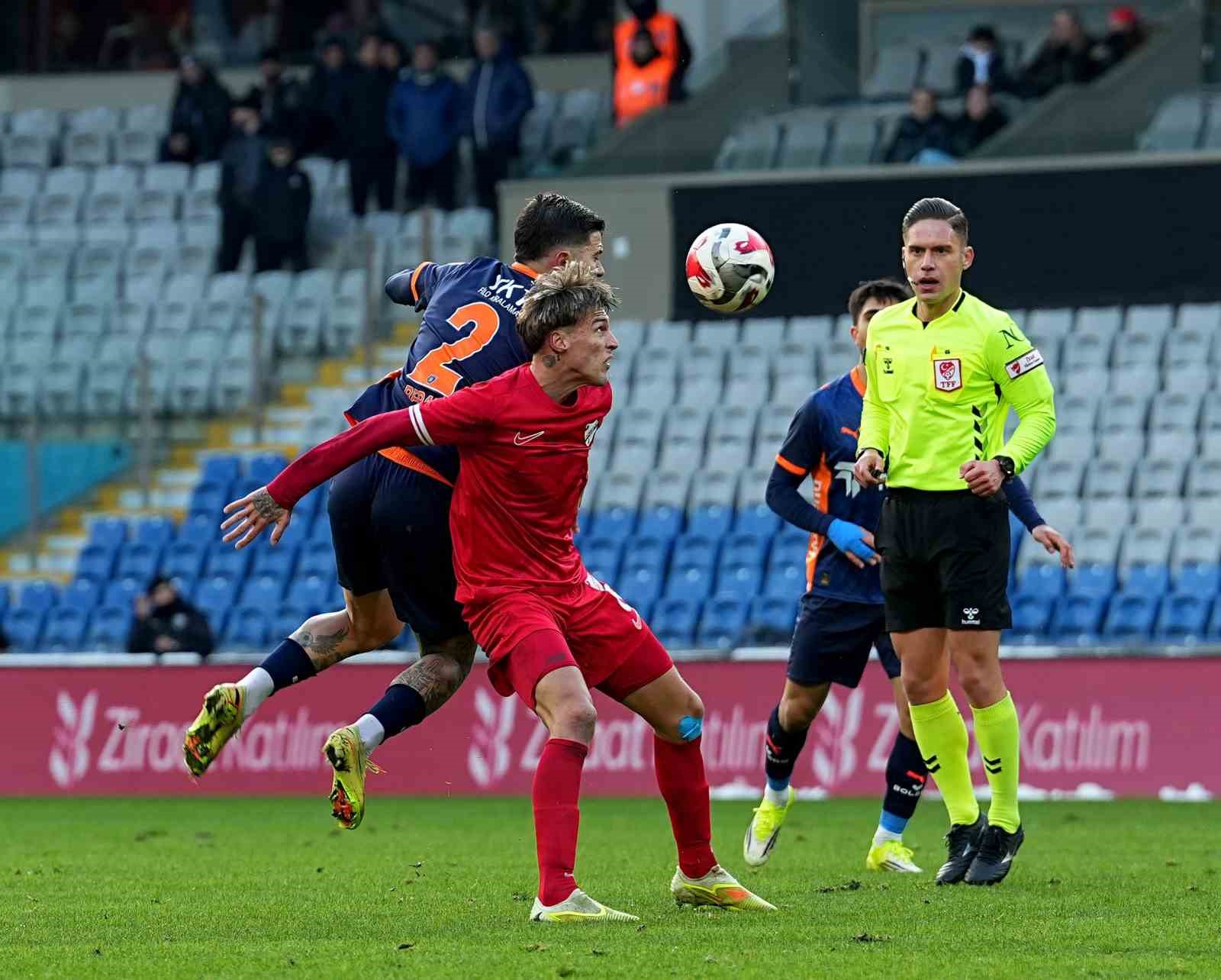 Ziraat Türkiye Kupası: RAMS Başakşehir: 1 - Boluspor: 1 (İlk yarı)
