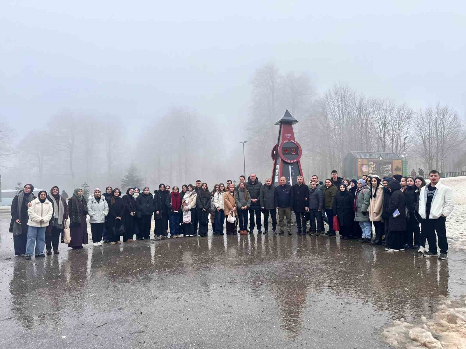 Zirvede şiir molası
