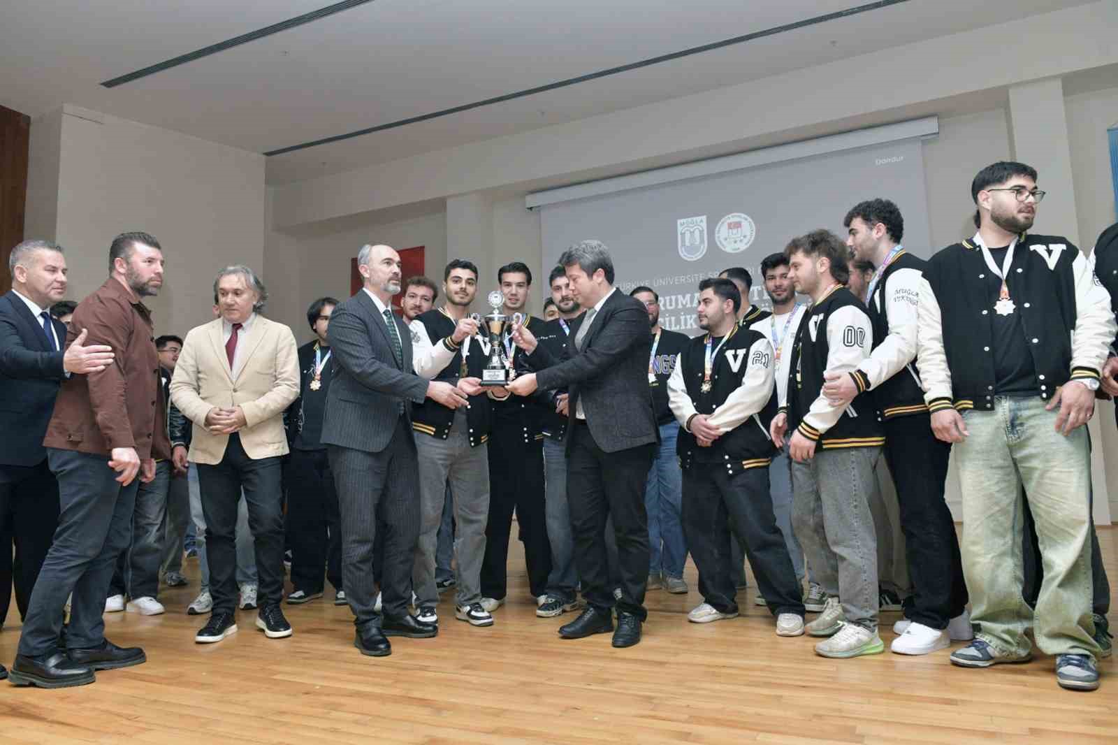 Zirvenin sahibi MSKÜ: Korumalı futbolda süper lige yükseldi
