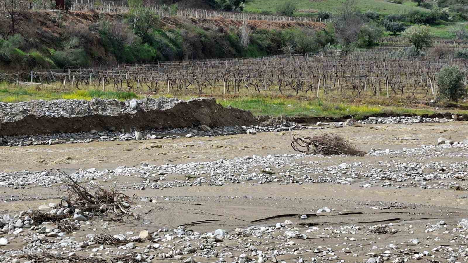 Ziyanlar Mahallesi’nde taşkın alarmı
