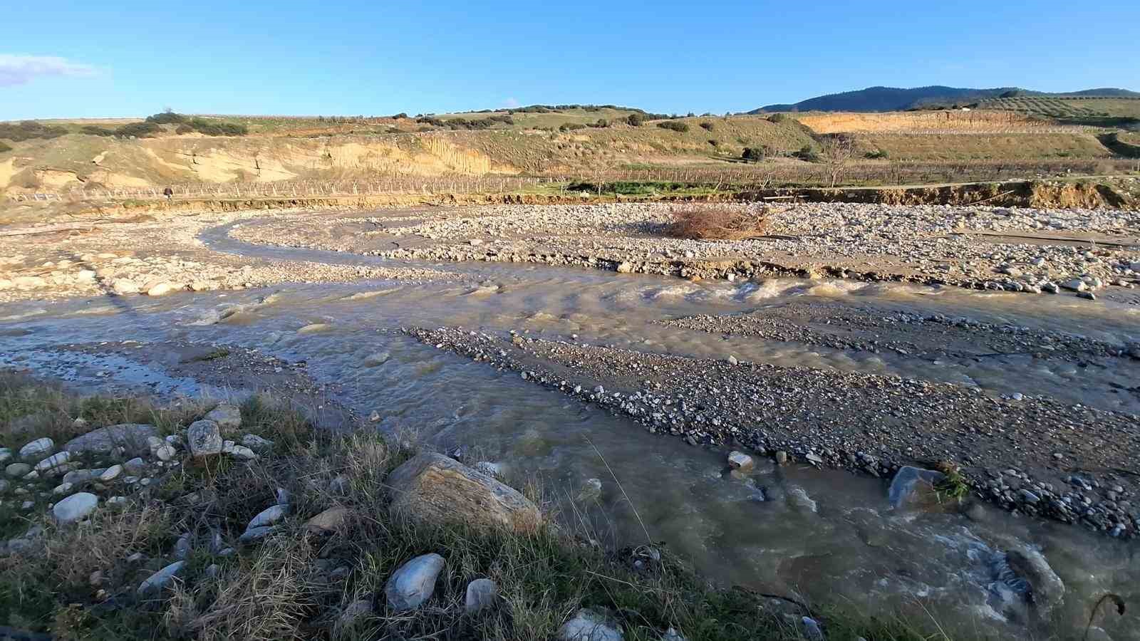 Ziyanlar’da dere taştı, tarım arazileri zarar gördü
