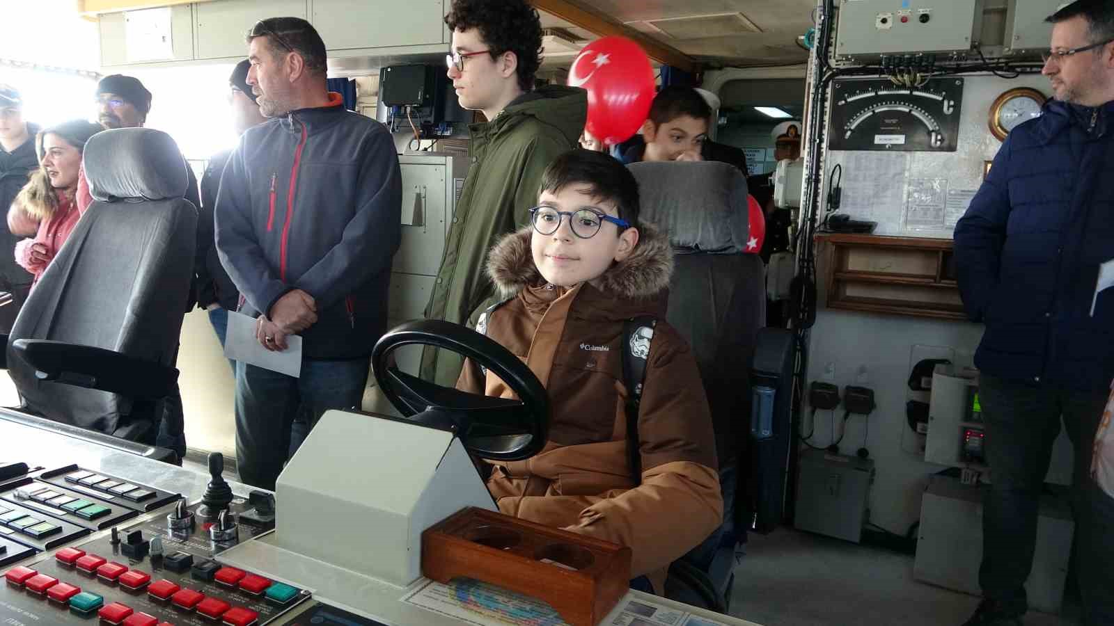 Ziyarete açılan TCG Heybeliada misafirlerini mest etti
