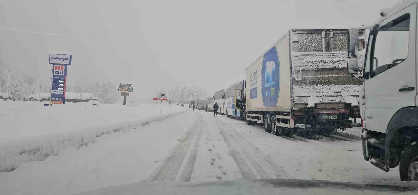 Zonguldak-Ankara yolunda trafik kilitlendi
