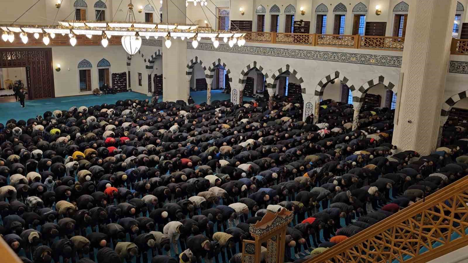 Zonguldak Uzun Mehmet Camii’nde Ramazan Bayramı coşkusu
