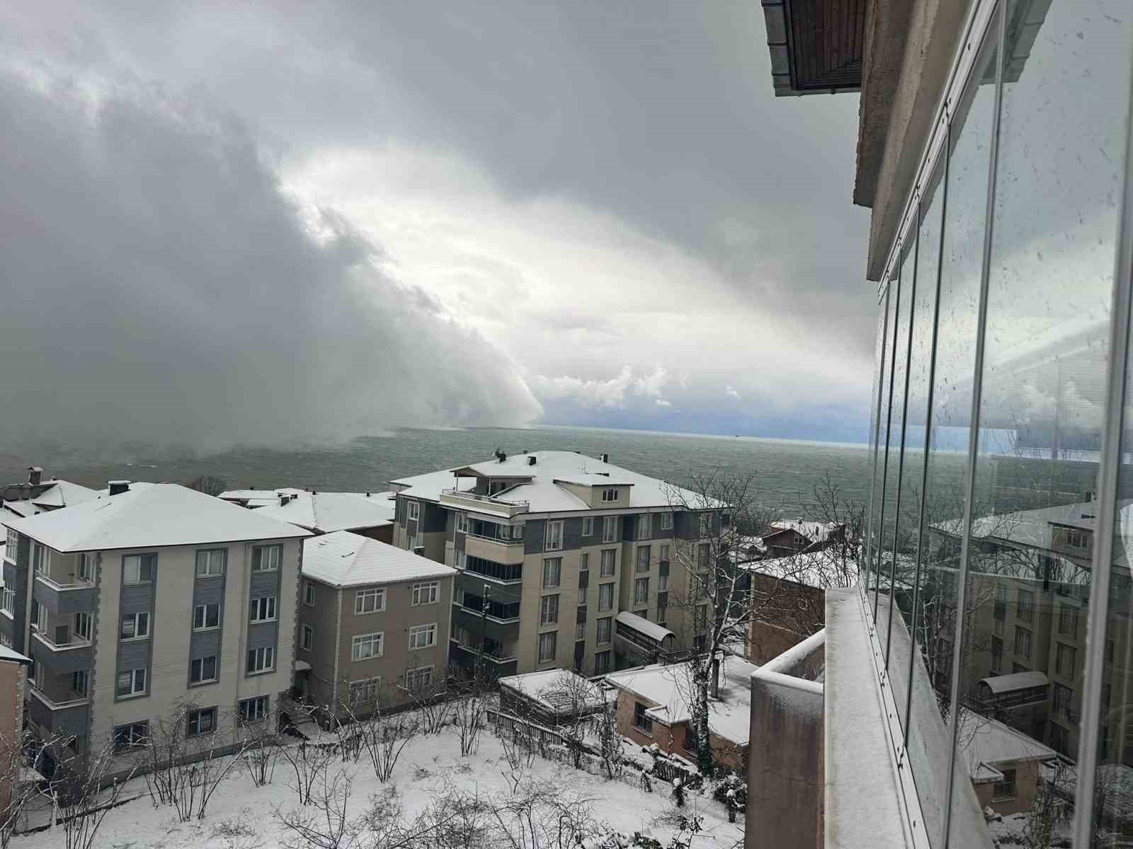 Zonguldak’a kar fırtınası geldi
