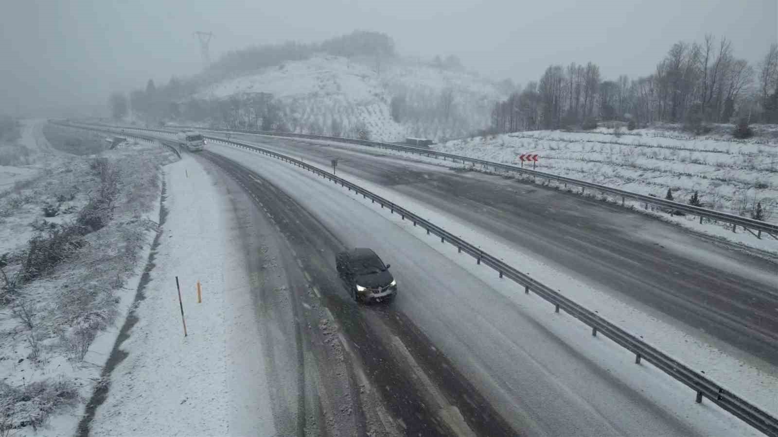 Zonguldak’ın yüksek kesimlerinde kar yağışı etkili oldu
