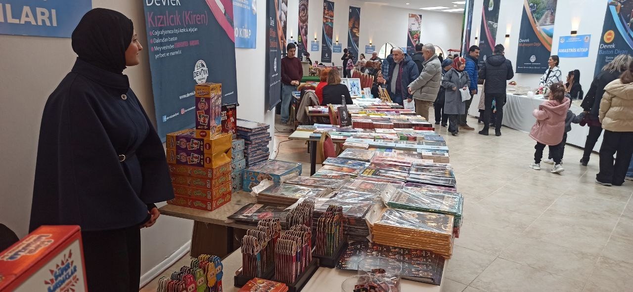 Zonguldak’ta Bastonpark Kitap Fuarı başladı
