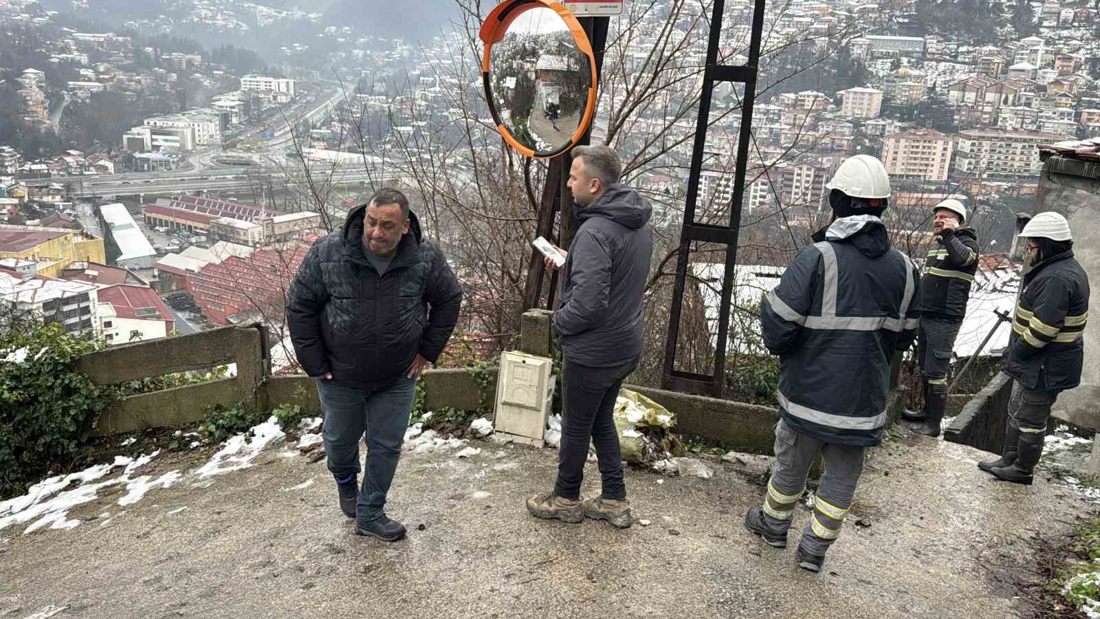 Zonguldak’ta heyelan sebebiyle su ve elektrik hattı zarar gördü

