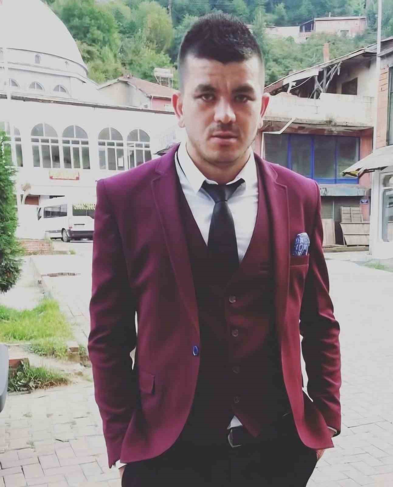 Zonguldak’ta kaçak maden ocağında iş kazasında 1 kişi hayatını kaybetti
Zonguldak’ta kaçak maden ocağında iş kazasında 1 kişi hayatını kaybetti