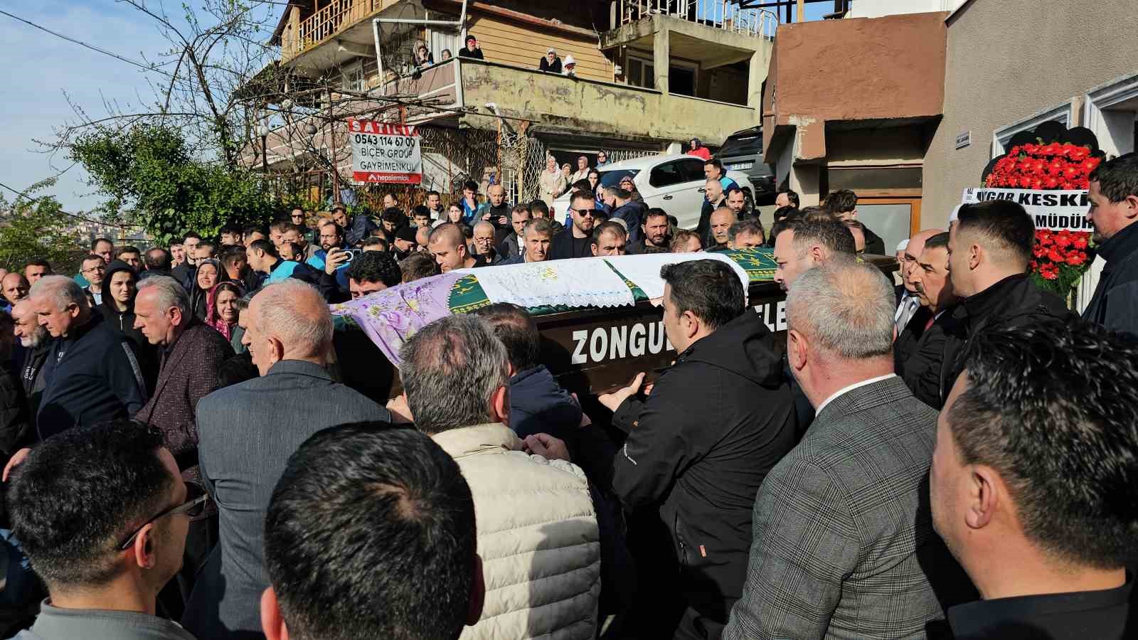 Zonguldak’ta menenjit şüphesiyle vefat eden 14 yaşındaki Çağla toprağa verildi
