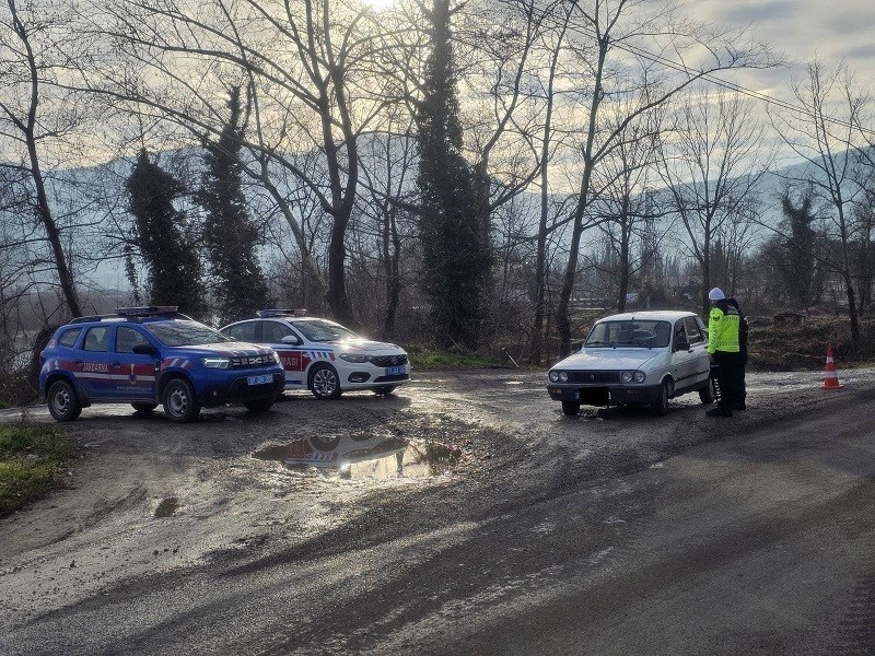 Zonguldak’ta ruhsatsız 10 maden ocağı kapatıldı
Zonguldak’ta ruhsatsız 10 maden ocağı kapatıldı