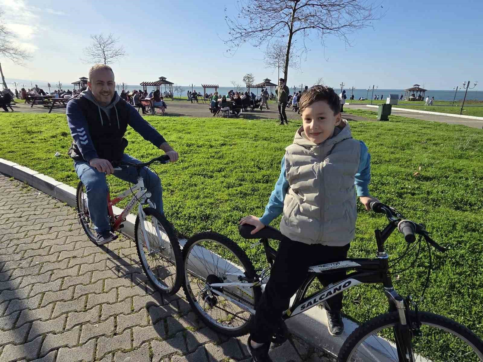 Zonguldak’ta termometreler 24 dereceyi gösterdi
