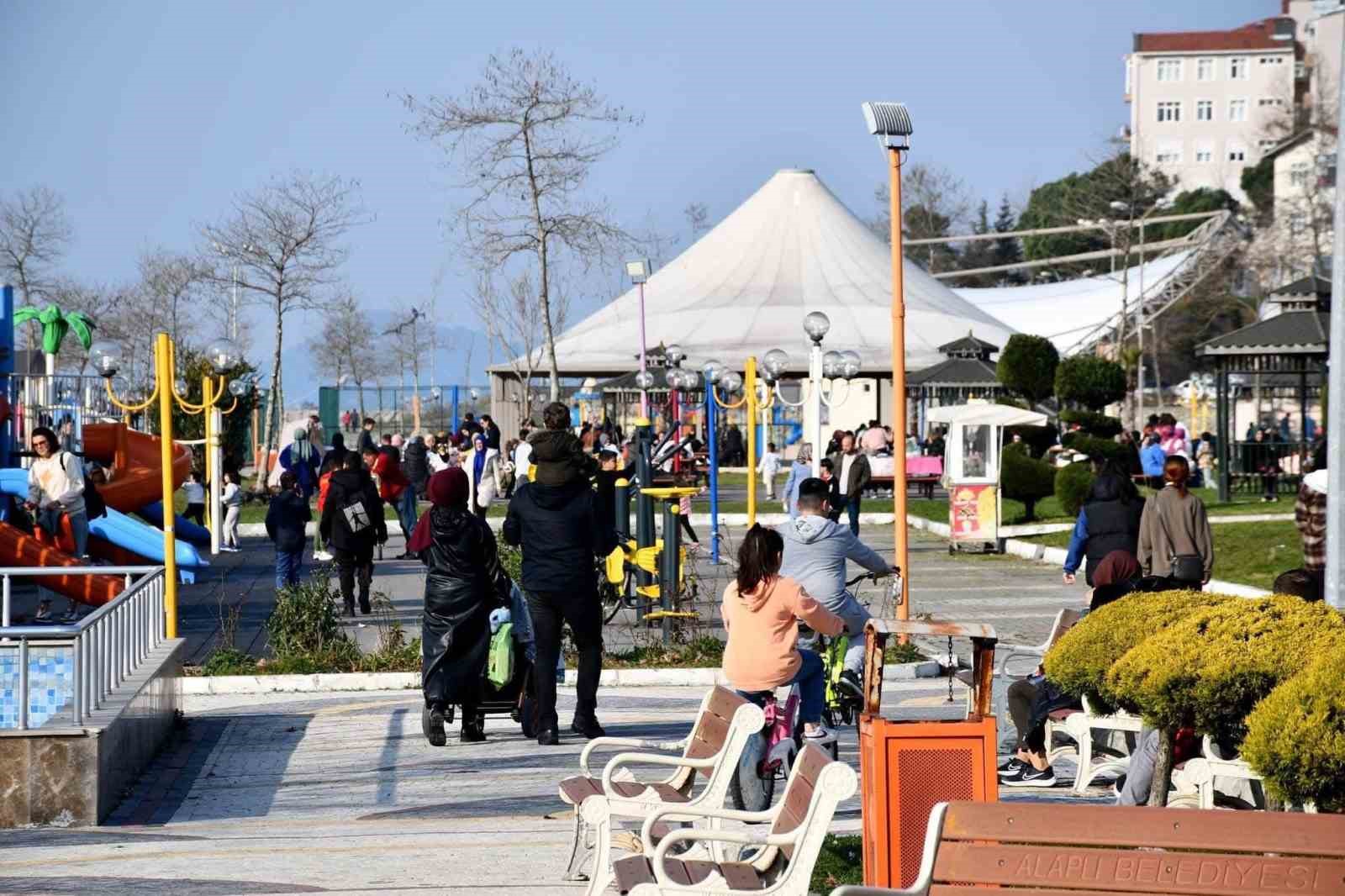 Zonguldak’ta termometreler 24 dereceyi gösterdi
