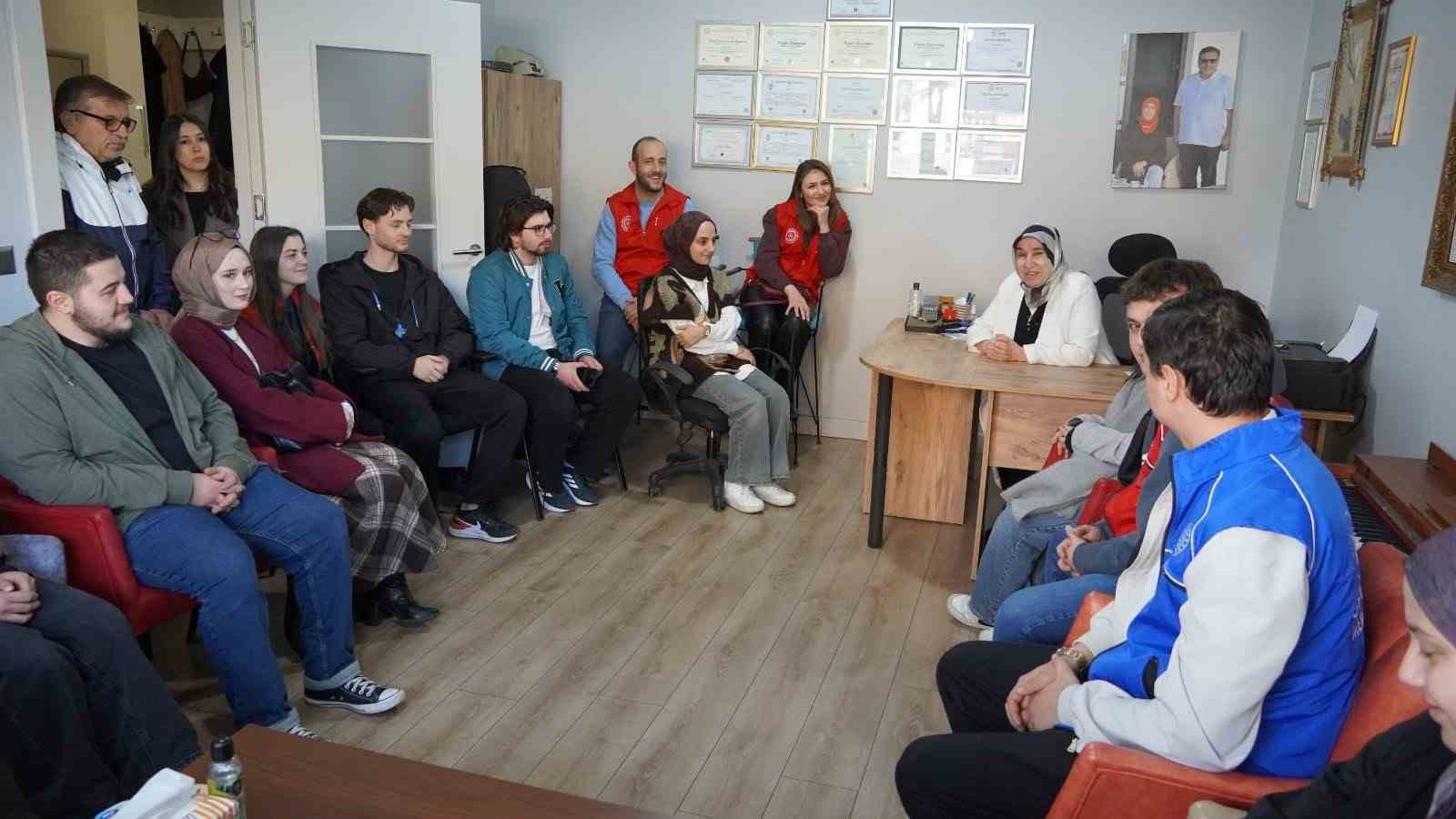 Zonguldak’ta üniversite öğrencileri geleceğe mektup yazdı
