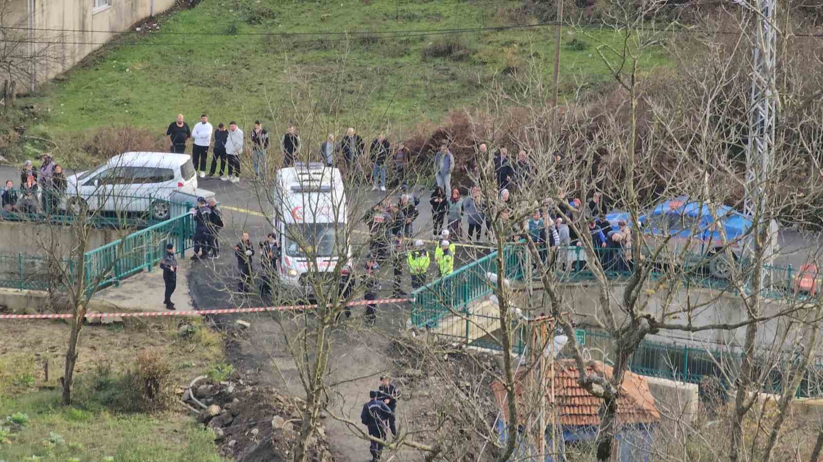 Zonguldak’taki çifte cinayette kahreden detay: Evine taktırdığı kamera kızı ve eşinin son anlarını kaydetti
Zonguldak’taki çifte cinayette kahreden detay: Evine taktırdığı kamera kızı ve eşinin son anlarını kaydetti