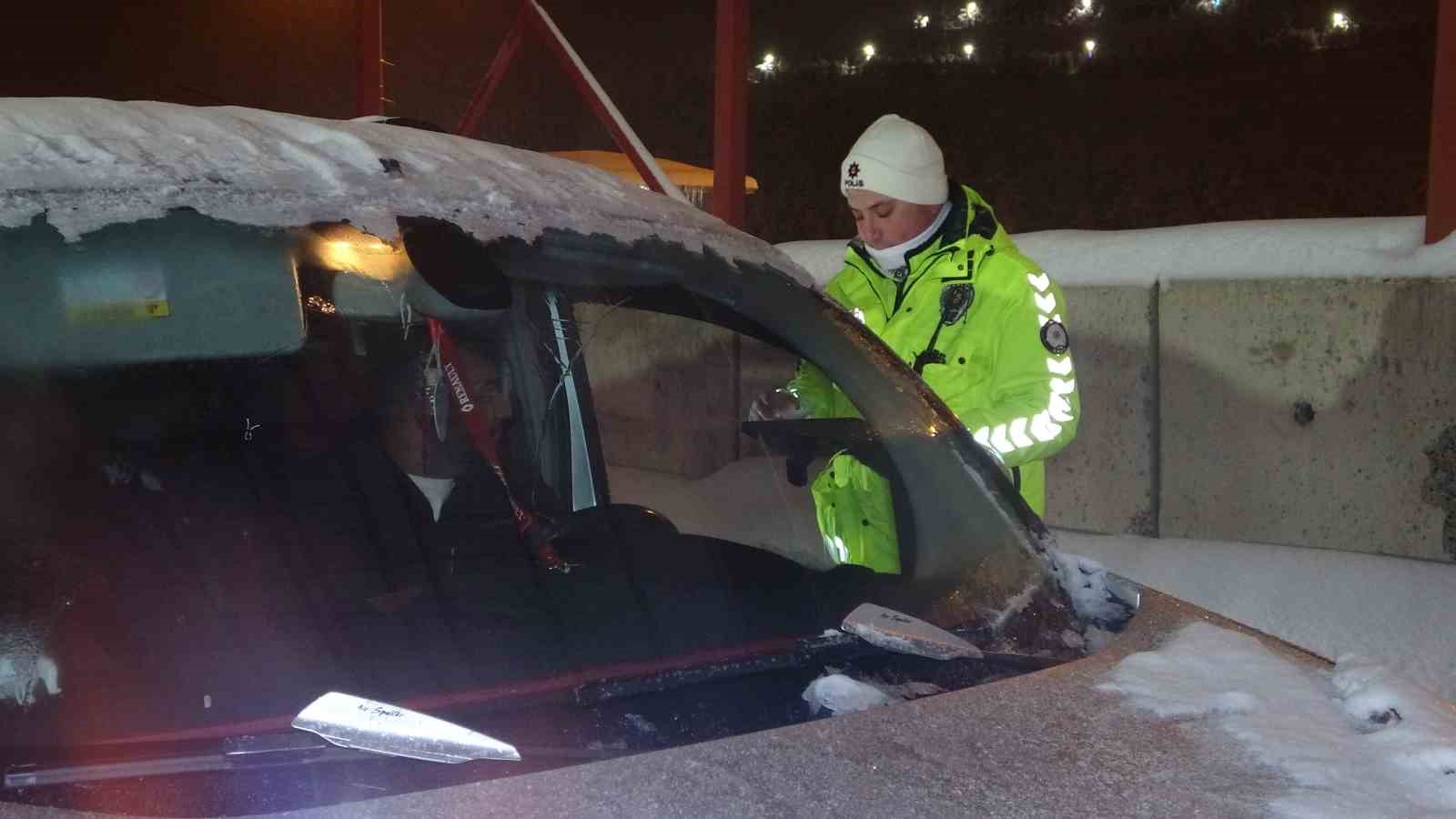Zorlu kış şartlarına rağmen Tunceli’de yılbaşı güvenliği emniyete emanet
Zorlu kış şartlarına rağmen Tunceli’de yılbaşı güvenliği emniyete emanet