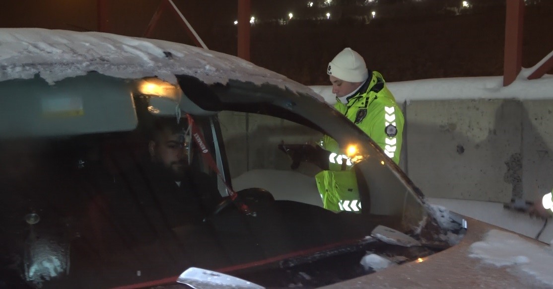 Zorlu kış şartlarına rağmen Tunceli’de yılbaşı güvenliği emniyete emanet
Zorlu kış şartlarına rağmen Tunceli’de yılbaşı güvenliği emniyete emanet