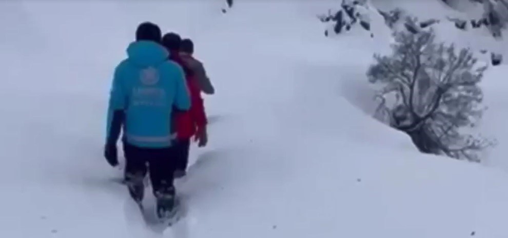 Zorlu kış şartlarında UMKE’den hayat kurtaran müdahale
Zorlu kış şartlarında UMKE’den hayat kurtaran müdahale