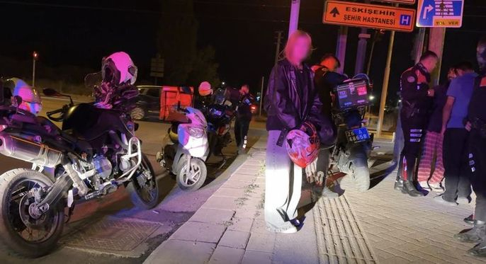 Ehliyetsiz Motosiklet Yolculuğu 101 Bin TL’ye Mal Oldu Ehliyetsiz Motosiklet Yolculuğu 101 Bin TL’ye Mal Oldu