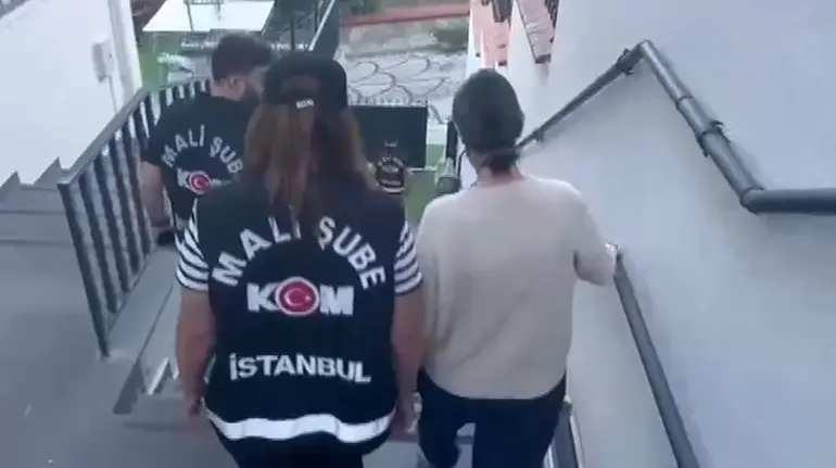 Üsküdar Belediye Başkanı Sinem Dedetaş Gözaltına Alındı