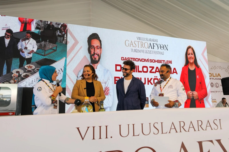 8. Uluslararası Gastro Afyon’da Tarihi Rekor: 81 İlin Lezzeti Tek Sofrada Buluştu! 8. Uluslararası Gastro Afyon’da Tarihi Rekor: 81 İlin Lezzeti Tek Sofrada Buluştu!