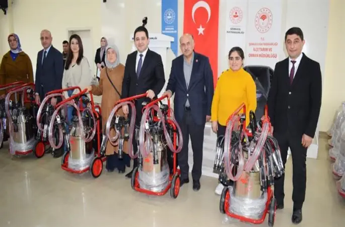 128 yetiştirici süt sağım makinesi ile buluştu
