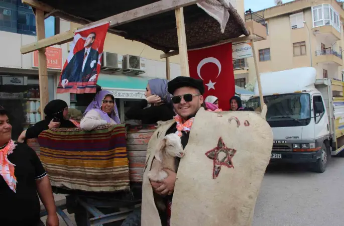 27. Geleneksel Kumluca Tarım ve Seracılık Festivali Yörük Göçü ile başladı
