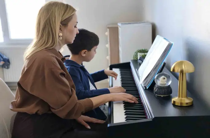 3 buçuk yaşında piyano çalmaya başladı, 8 yaşında satrançta 3 şampiyonluk yaşadı
