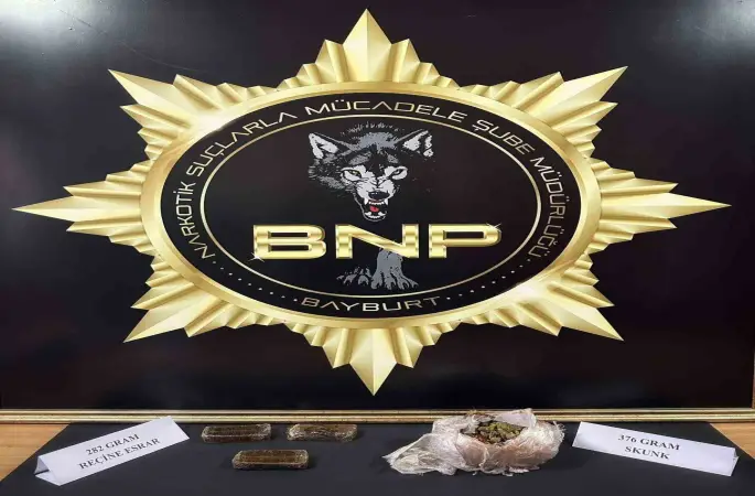 3 kiloya yakın uyuşturucunun Bayburt’a girişi engellendi
