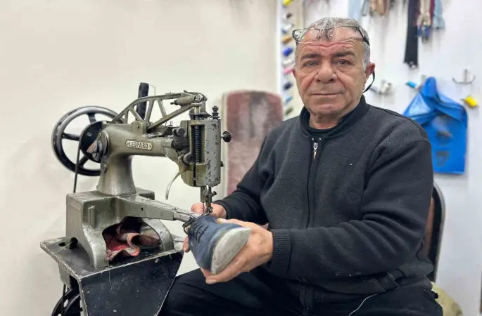 32 yıllık ayakkabı ustasının çırak sitemi: "Eli kirlenmeyenin karnı tok olmaz"
