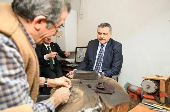 45 yıllık Oltu taşı ustası Hali Aydın’a vefa
