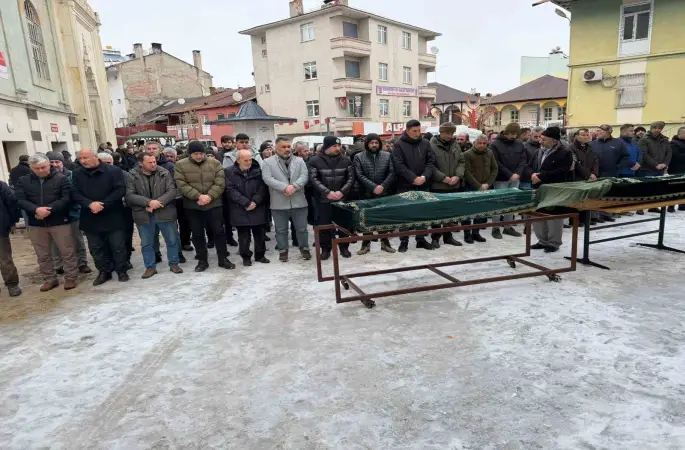 50 yıllık hayat arkadaşlığı aynı gün son buldu
