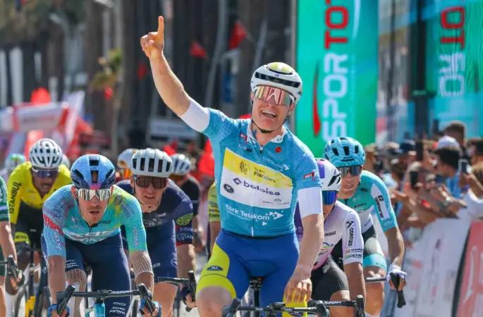 61. Cumhurbaşkanlığı Türkiye Bisiklet Turu 2. gününü Tom Crabbe kazandı
