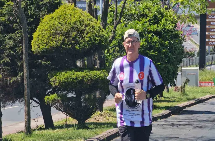 65 yaşındaki diş hekimi Fedai Kürtül, İstanbul’dan Samsun’a koşuyor
