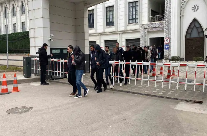 7 ilde 105 milyon liralık dolandırıcılık operasyonunun 25 zanlısı adliyeye sevk edildi
