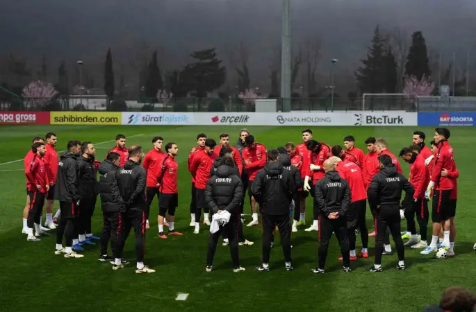 A Milli Futbol Takımı, Romanya maçı hazırlıklarını sürdürdü
