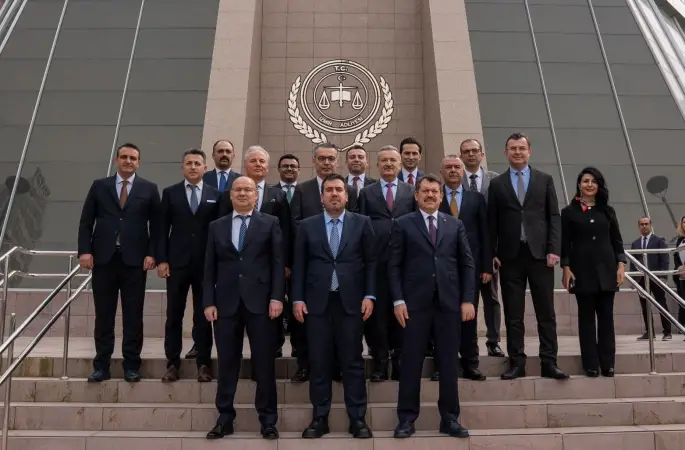 Adalet Bakan Yardımcısı Tuncay, İzmir Adliyesi’ni ziyaret etti
